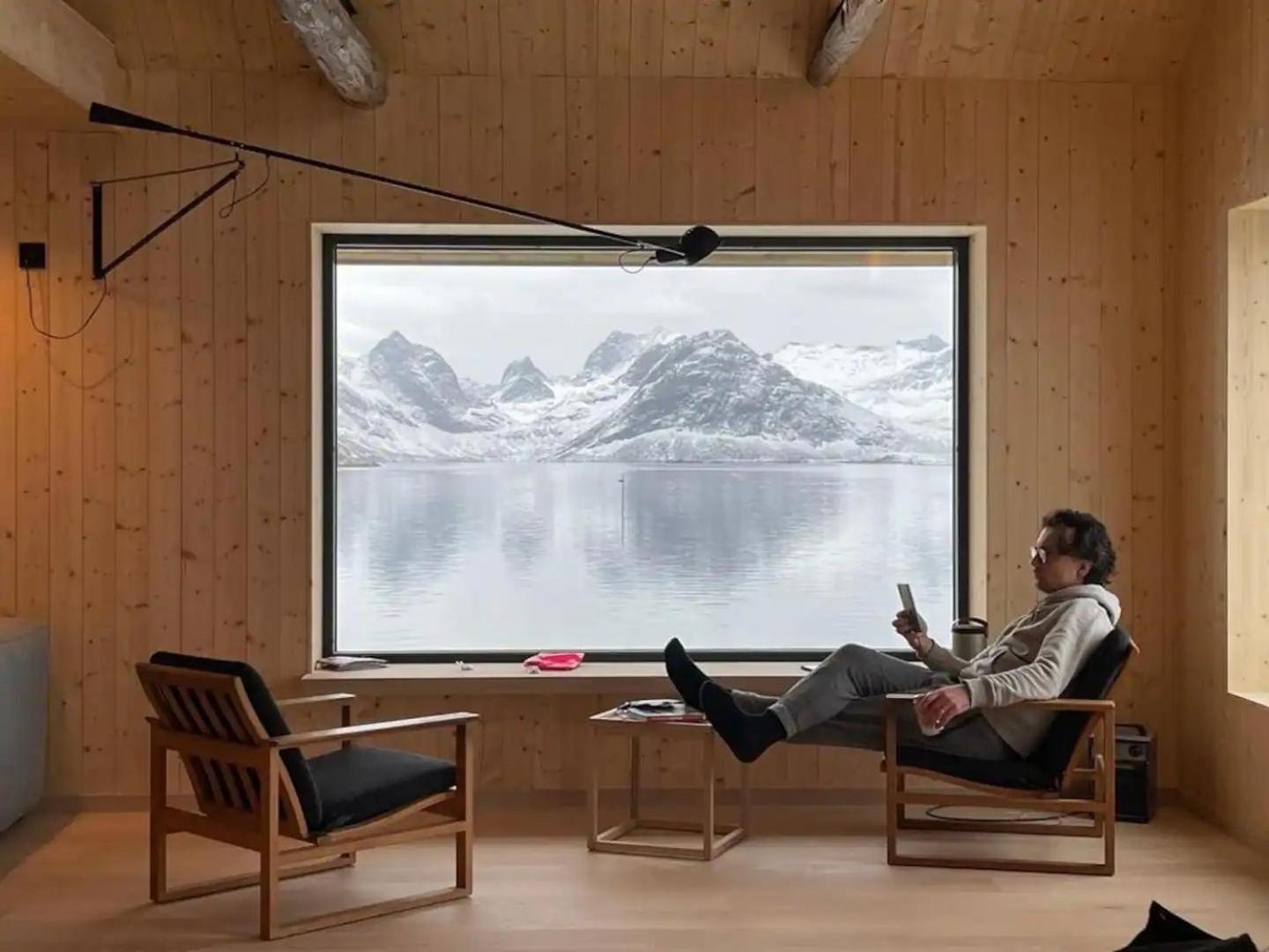 Minkfarmen, Spacious Seaside Cabin With Scenic View Рамберг Екстериор снимка