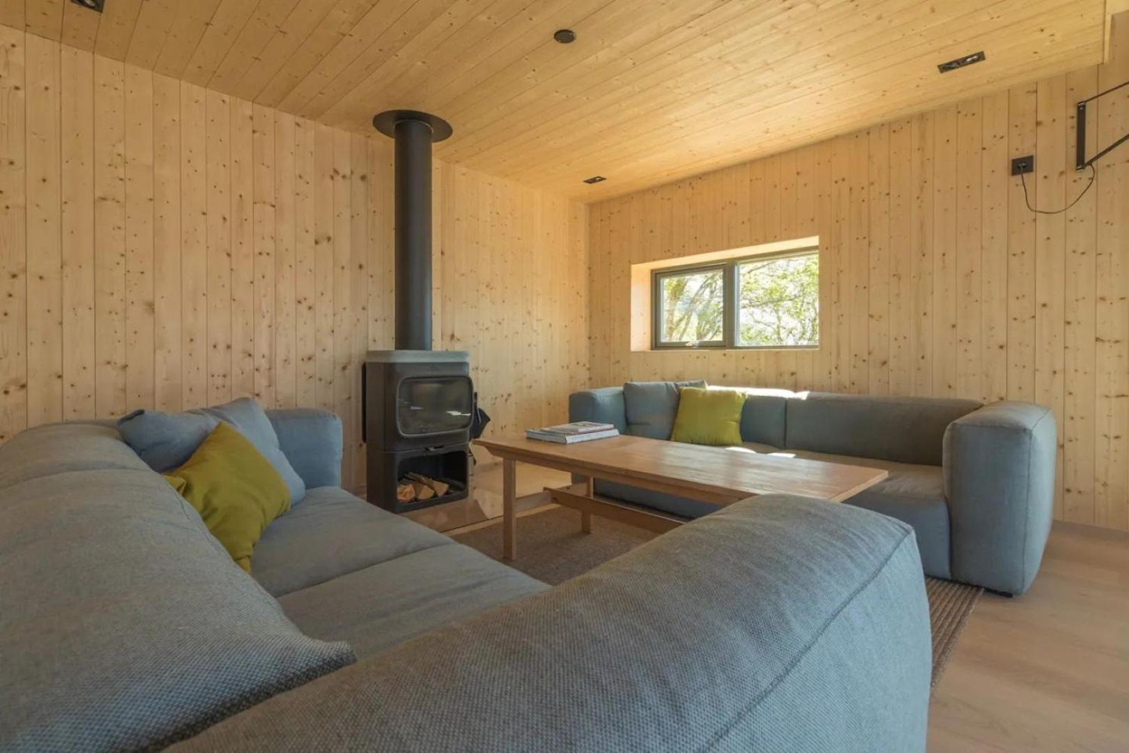 Minkfarmen, Spacious Seaside Cabin With Scenic View Рамберг Екстериор снимка