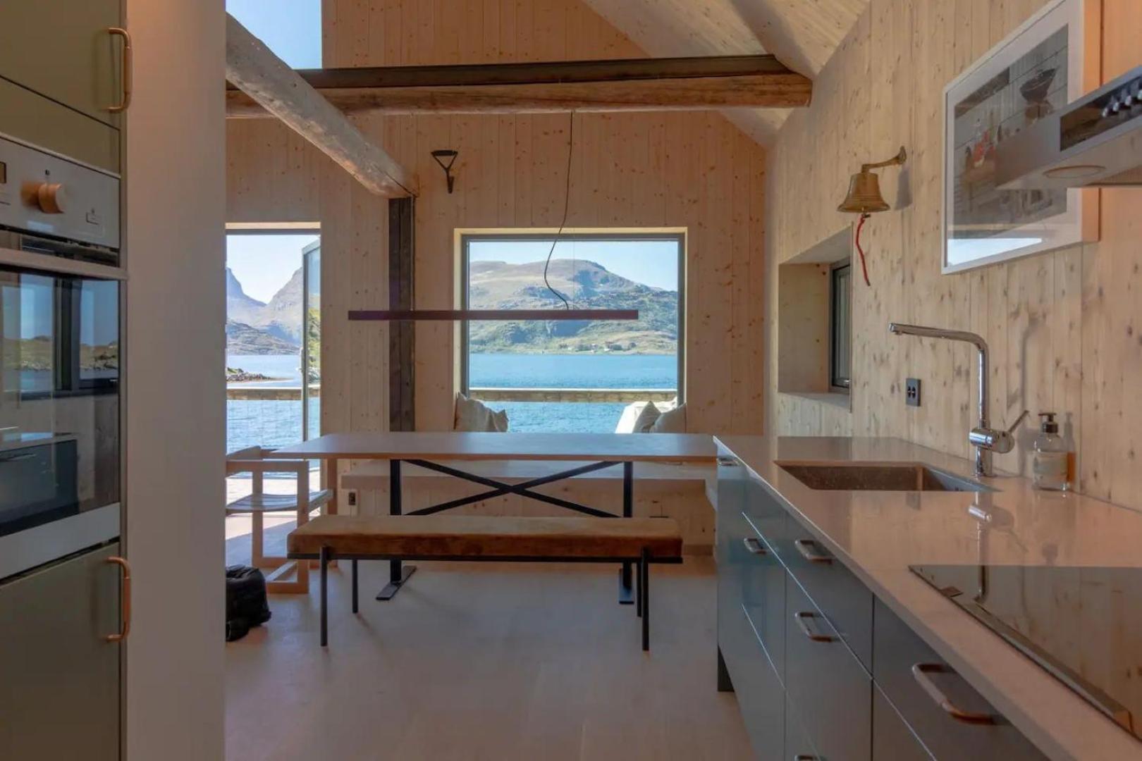 Minkfarmen, Spacious Seaside Cabin With Scenic View Рамберг Екстериор снимка