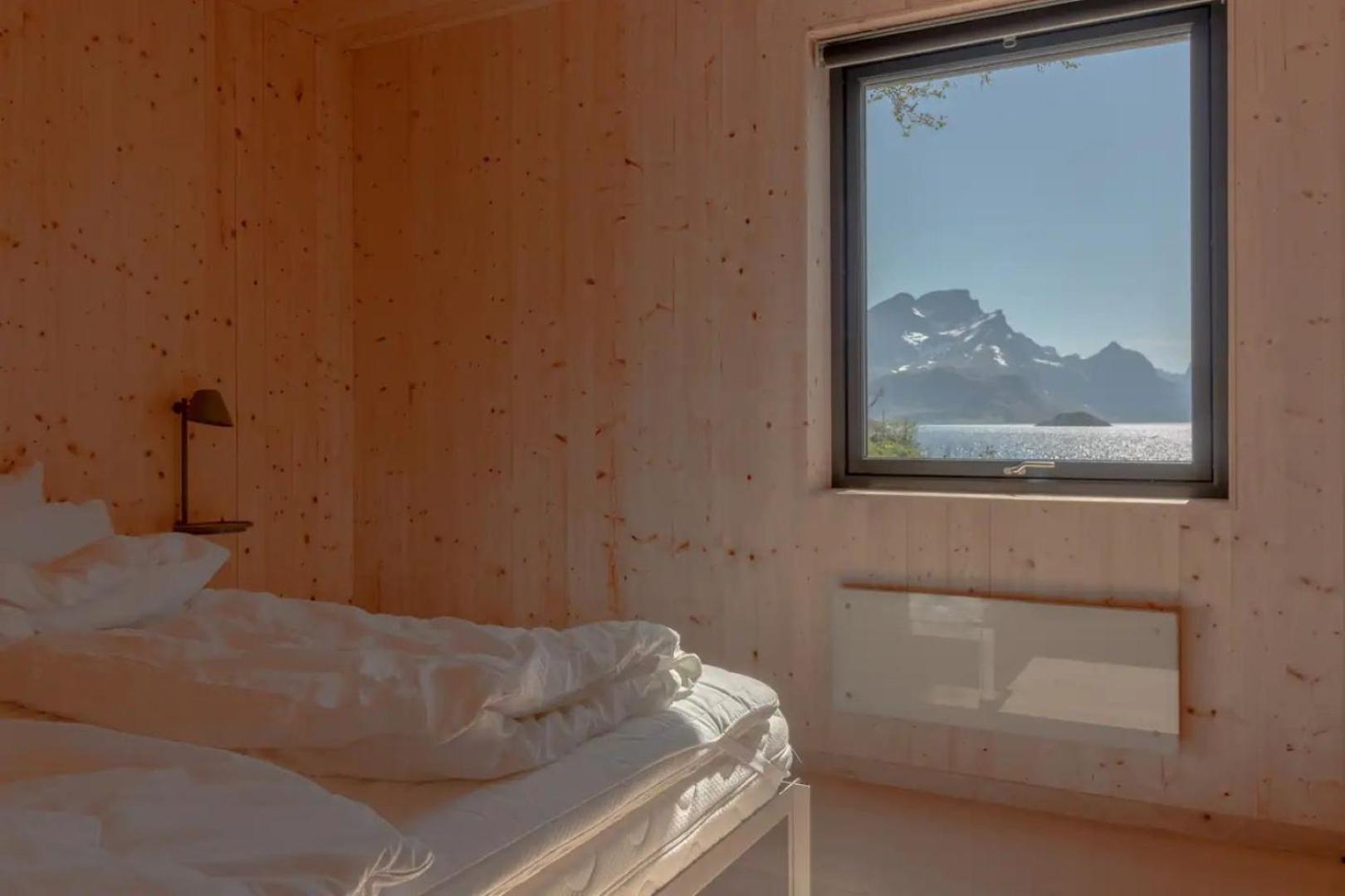 Minkfarmen, Spacious Seaside Cabin With Scenic View Рамберг Екстериор снимка